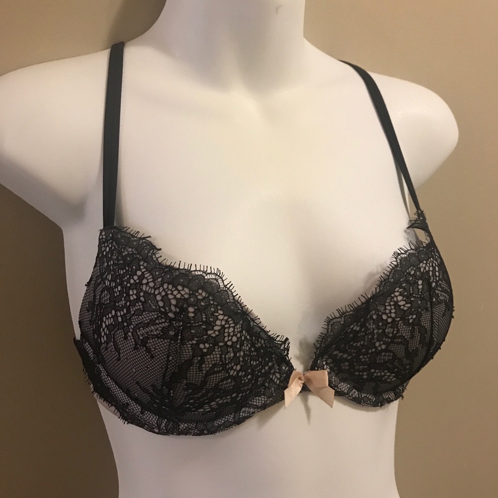 Victoria’s Secret Very Sexy Push Up Bra 32B